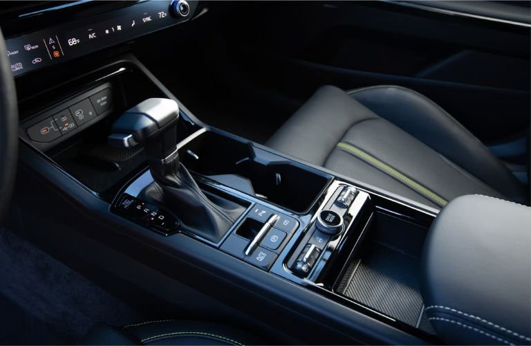 2025 Kia K5 gearshift knob